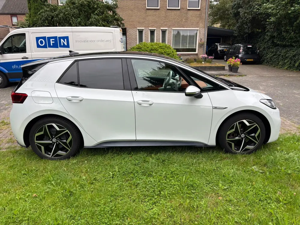 Volkswagen ID.3 58kWh 204pk 2020 Wit first idition uit 2020, foto 10