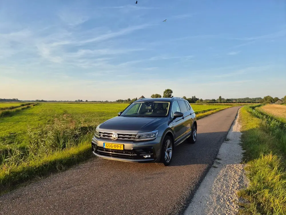 Volkswagen Tiguan Allspace VW Tiguan Allspace R-Line | Leder | Pano | 360° | 1.5 TSI uit 2019