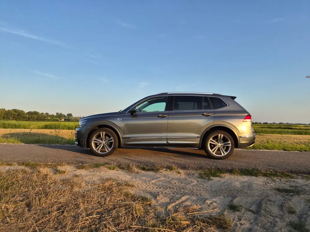 Volkswagen Tiguan Allspace VW Tiguan Allspace R-Line | Leder | Pano | 360° | 1.5 TSI uit 2019, foto 7