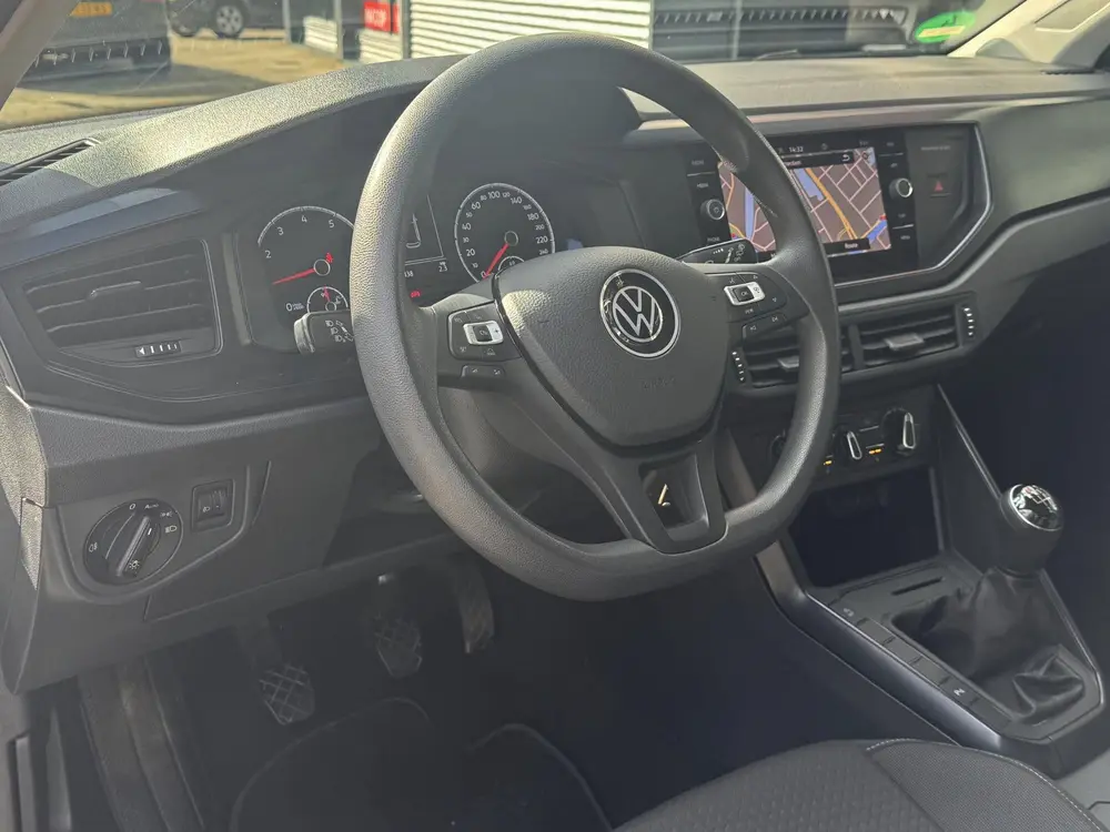 Volkswagen Polo 1.0 Trendline - Navigatie I Airco I PDC I LE uit 2021, foto 2