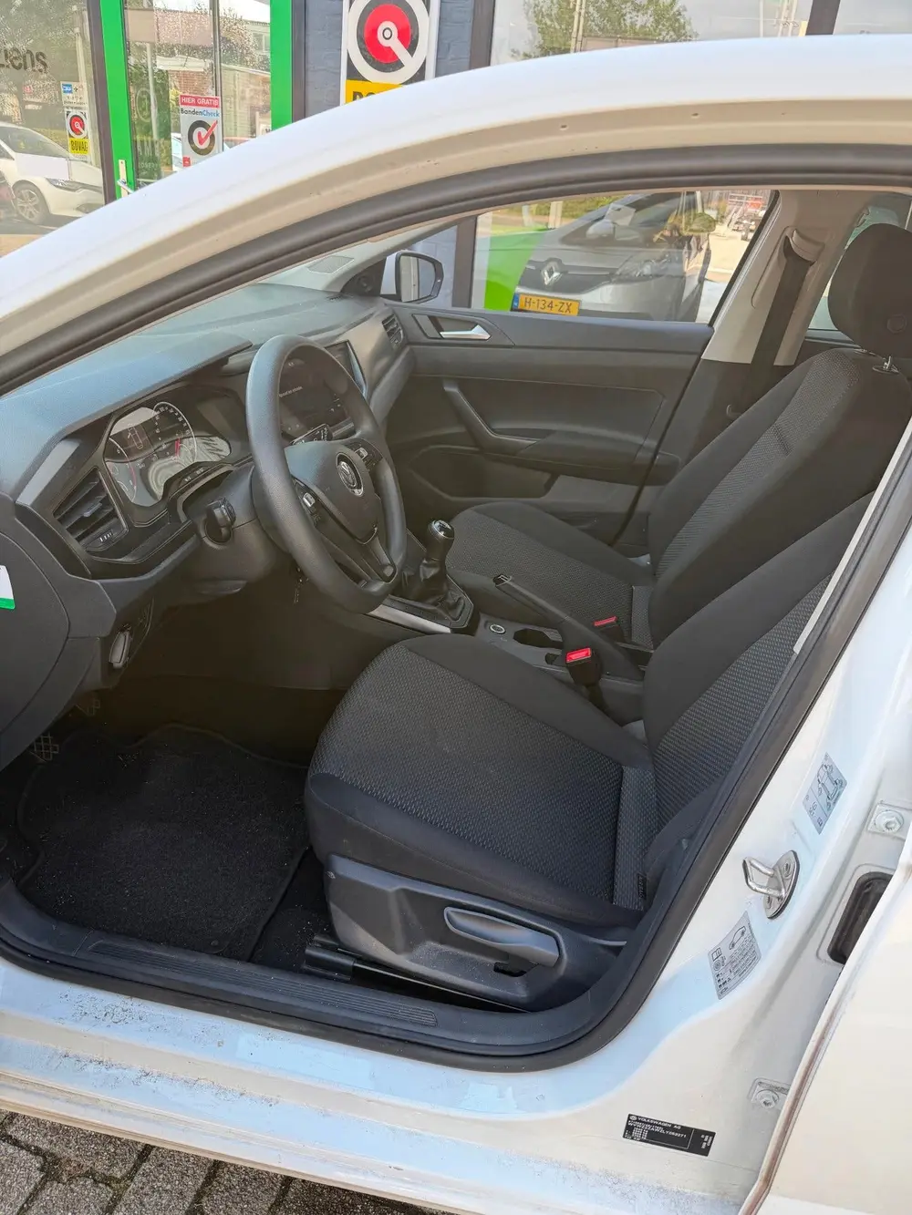 Volkswagen Polo 1.0 MPI Comfortline uit 2020, foto 4