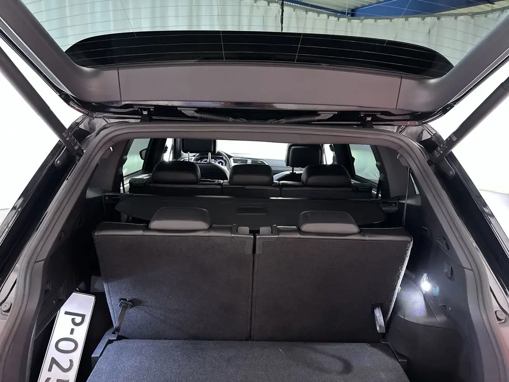 Volkswagen Tiguan Allspace 1.5 TSI R-Line Business+ 7p. Pano uit 2022, foto 17