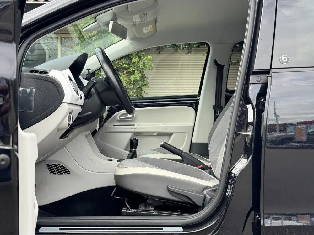 Volkswagen UP 1.0 BMT UP! BEATS Camera Cruise Control PDC uit 2019, foto 6