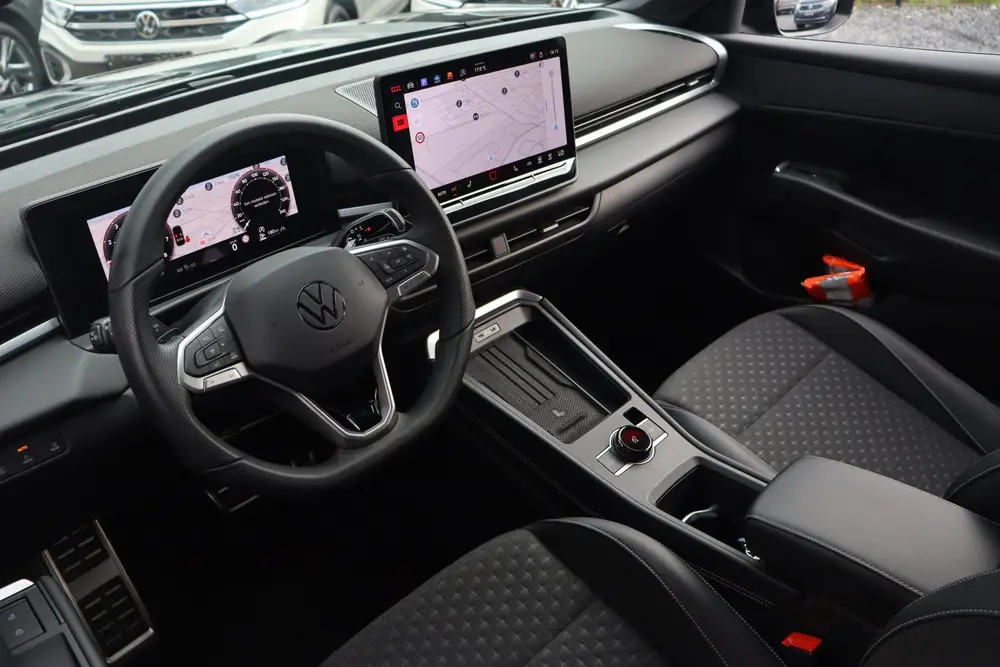 Volkswagen T-Roc 1.5 eTsi R-Line | Camera | ACC | Winter Pak uit 2025, foto 10