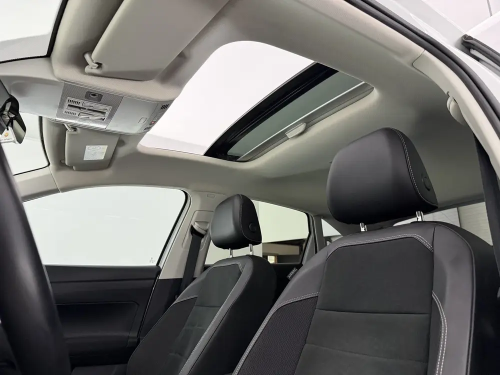 Volkswagen Taigo 1.0 TSI Style | Pano | Virtual | Beats Audi uit 2022, foto 4