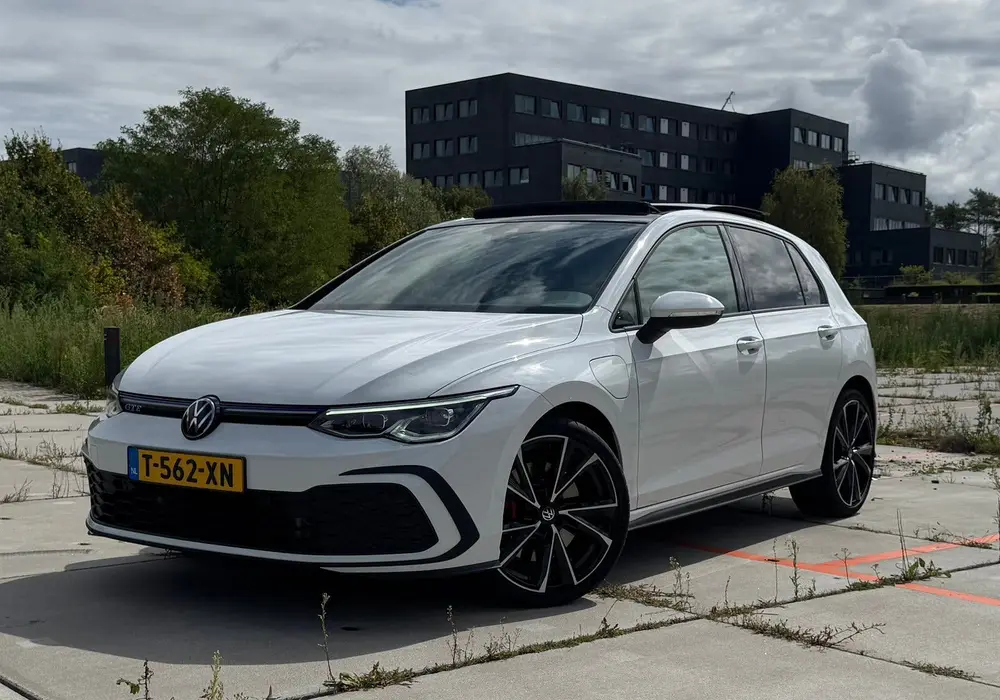 Volkswagen Golf 8 GTE Pano | Dealer Ond. | Garantie | Camera uit 2021