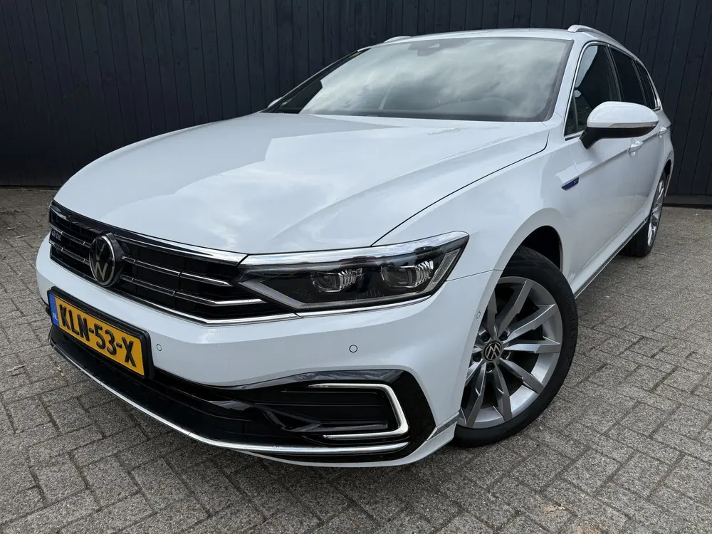 Volkswagen Passat Variant 1.4 TSI PHEV GTE Business uit 2023