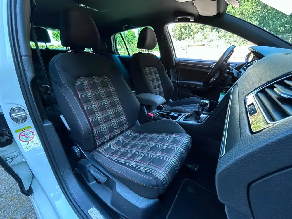 Volkswagen Golf 2.0 TSI GTI Performance uit 2019, foto 12