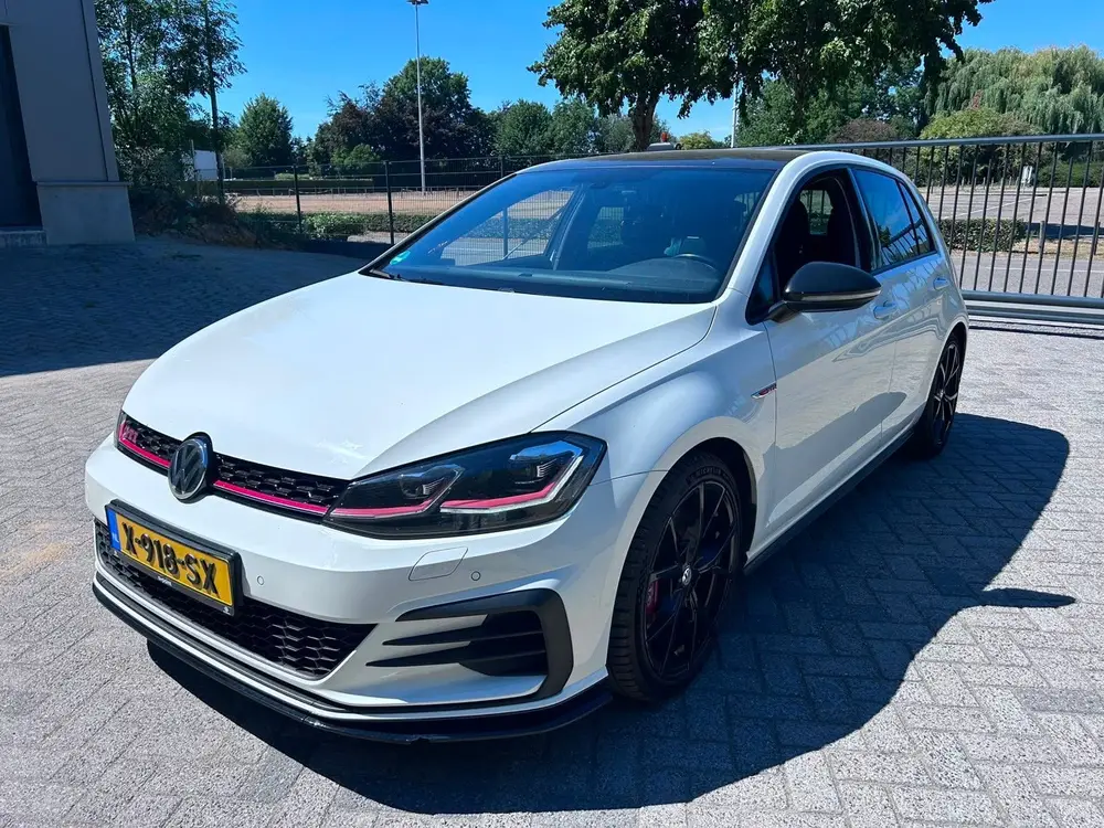 Volkswagen Golf 2.0 TSI GTI Performance uit 2019, foto 2