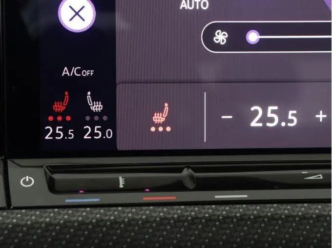 Volkswagen Golf 1.5 eTSI R-Line Business | APPLE CARPLAY | P uit 2024, foto 9