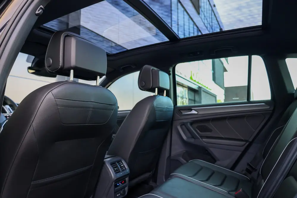 Volkswagen Tiguan 1.4 TSI eHybrid R-Line Business+ | PANO | uit 2022, foto 13