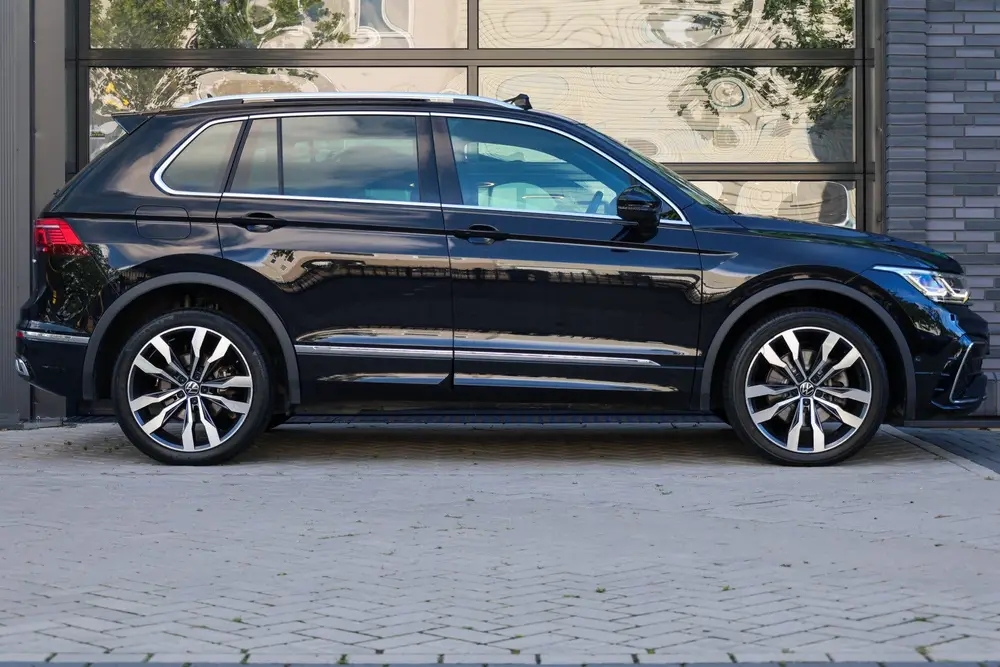 Volkswagen Tiguan 1.4 TSI eHybrid R-Line Business+ | PANO | uit 2022, foto 19