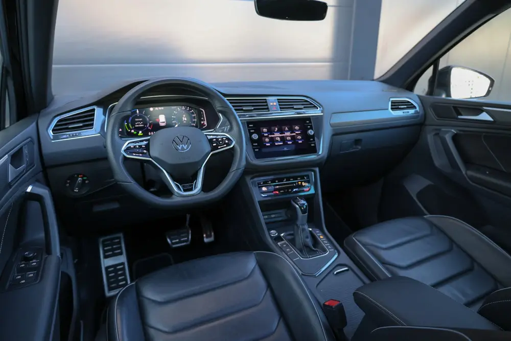 Volkswagen Tiguan 1.4 TSI eHybrid R-Line Business+ | PANO | uit 2022, foto 4