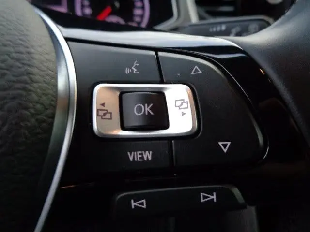 Volkswagen T-Roc TSI 110pk Style Navi Clima Trekhaak PDC NL uit 2022, foto 18