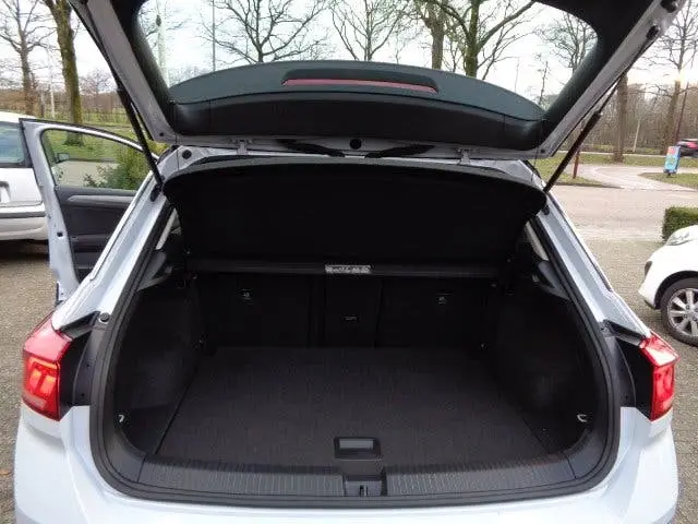 Volkswagen T-Roc TSI 110pk Style Navi Clima Trekhaak PDC NL uit 2022, foto 9