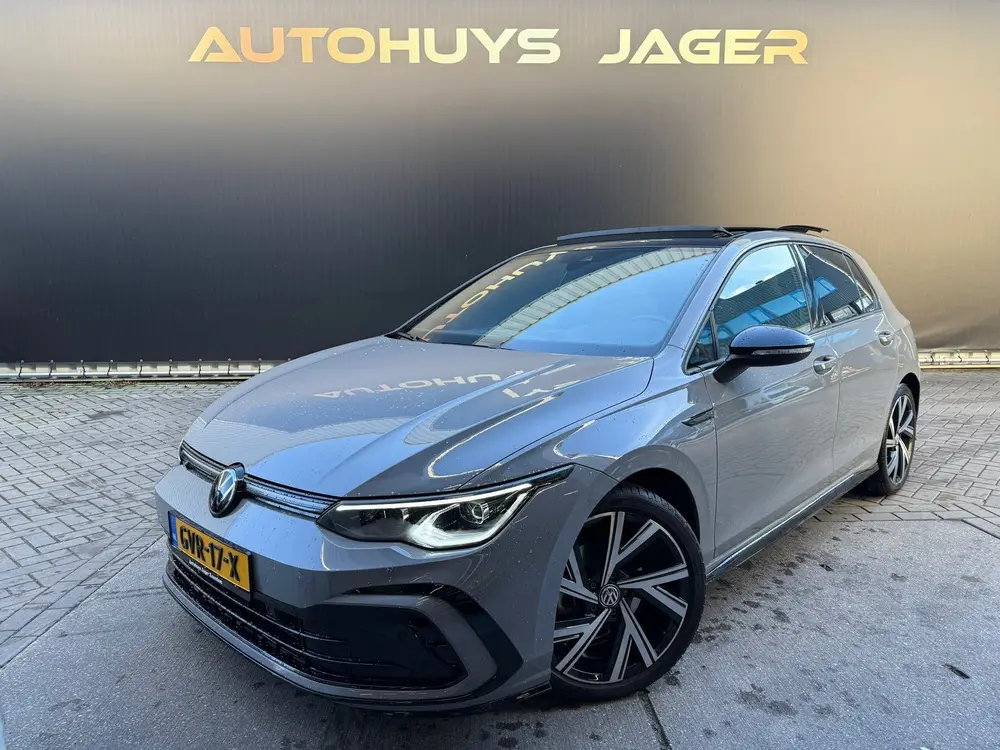 Volkswagen Golf 1.5 eTSI R-Line Pano IQlights Carplay Sfeer uit 2024