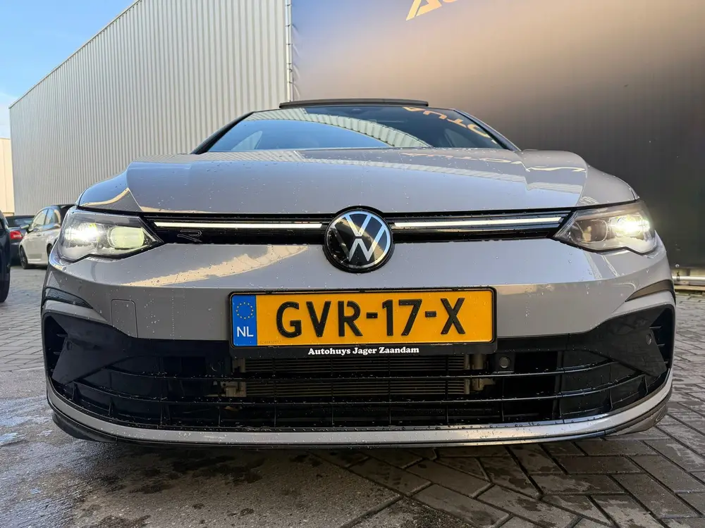 Volkswagen Golf 1.5 eTSI R-Line Pano IQlights Carplay Sfeer uit 2024, foto 14
