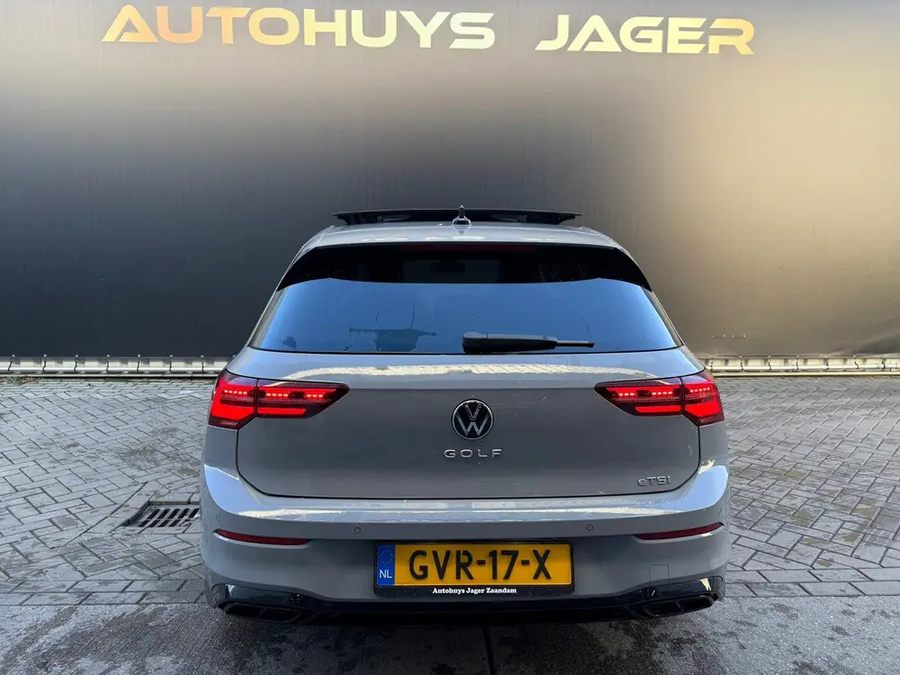 Volkswagen Golf 1.5 eTSI R-Line Pano IQlights Carplay Sfeer uit 2024, foto 7