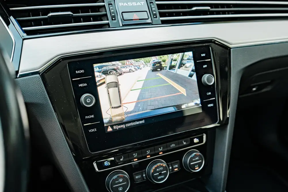 Volkswagen Passat Variant 1.5 TSI Elegance Business R uit 2020, foto 16