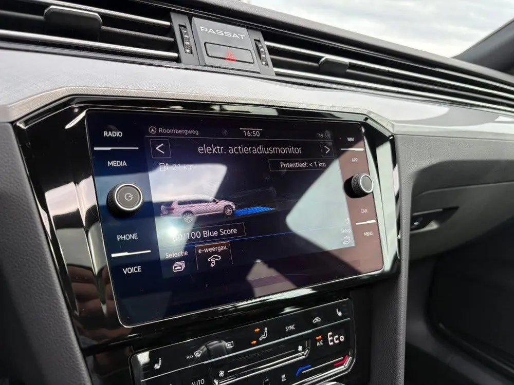 Volkswagen PASSAT 1.4 TSI GTE / BUSSINESS / PANO / NETTE STA uit 2021, foto 13