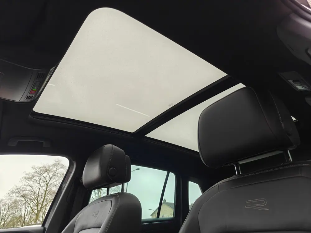 Volkswagen Tiguan 1.4 TSI eHybrid R-Line Business+ / Panoram uit 2022, foto 11