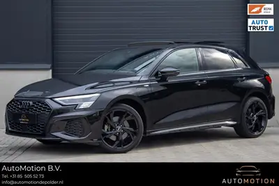 Audi A3 Sportback 40 TFSIe S line RS Bekleding MATRIX PANO M uit 2023