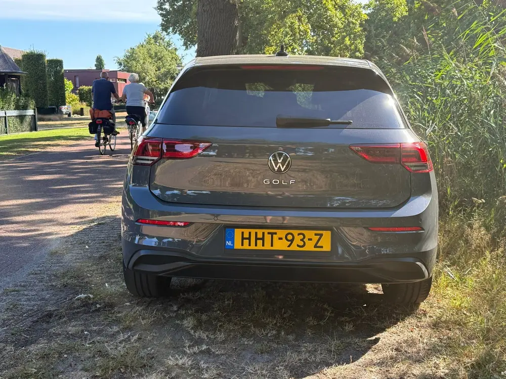 Volkswagen Golf 1.5 TSI 130pk 2021 Grijs uit 2021, foto 2