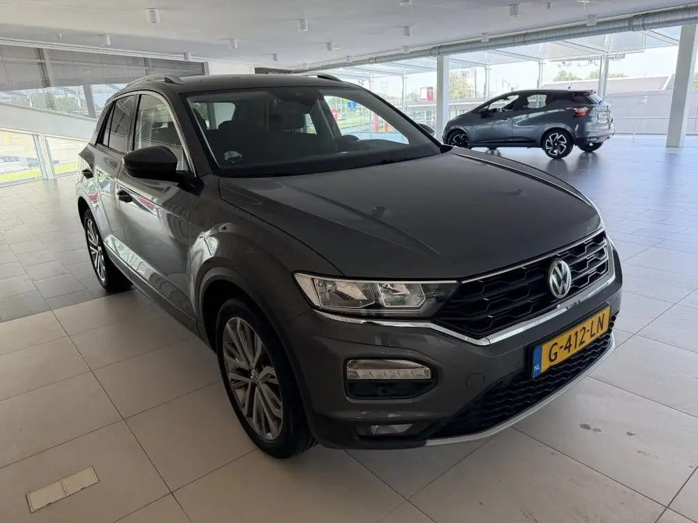 Volkswagen T-Roc 1.5 TSI Style Business (bj 2019, automaat) uit 2019, foto 2