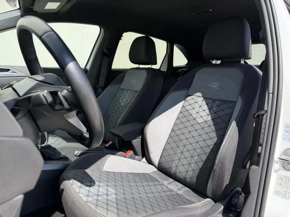 Volkswagen Taigo 1.5 TSI R-Line | stoelverw | cam | keyless uit 2023, foto 3