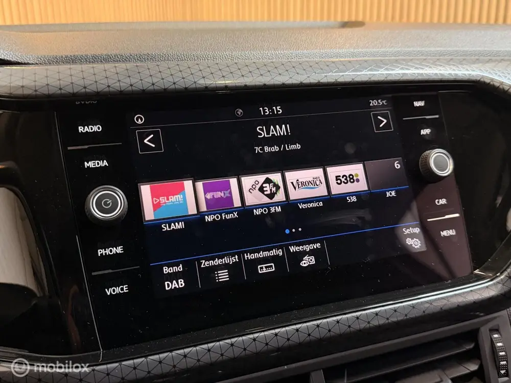Volkswagen T-Cross 1.0 TSI DSG R-Line BEATS VIRTUAL CARPLAY uit 2019, foto 17