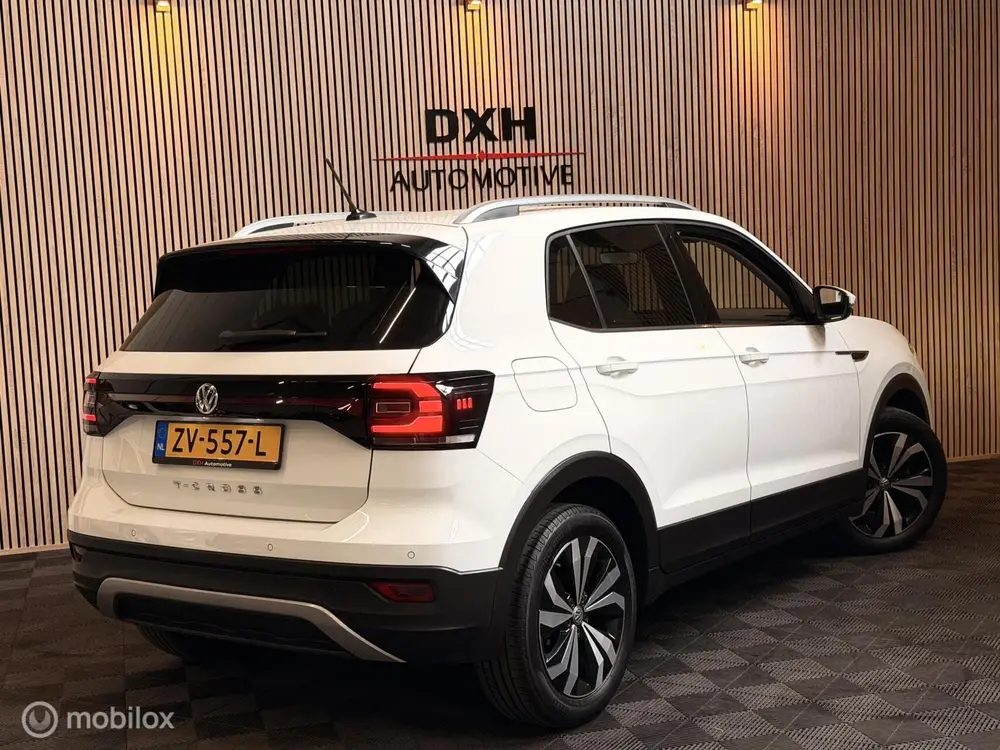 Volkswagen T-Cross 1.0 TSI DSG R-Line BEATS VIRTUAL CARPLAY uit 2019, foto 2