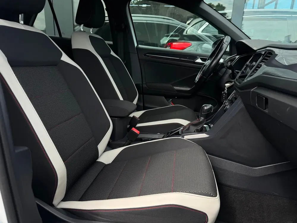 Volkswagen T-Roc 1.5 TSI Sport | Camera | Carplay uit 2019, foto 16
