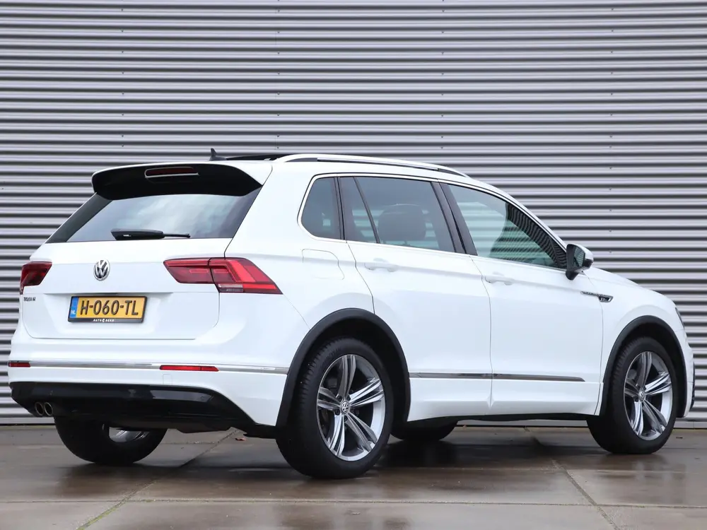 Volkswagen Tiguan 1.5 TSI ACT R-Line Automaat *Panodak*Trekh uit 2020, foto 2