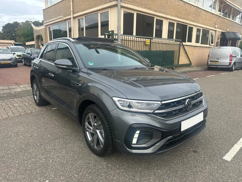 Volkswagen T-Roc 1.5 TSI 2xR-Line Panorama trekhaak 2023 uit 2023