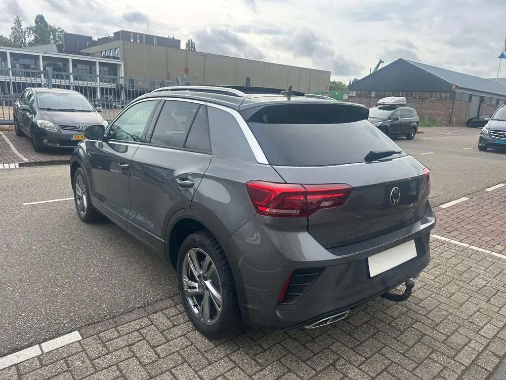 Volkswagen T-Roc 1.5 TSI 2xR-Line Panorama trekhaak 2023 uit 2023, foto 4