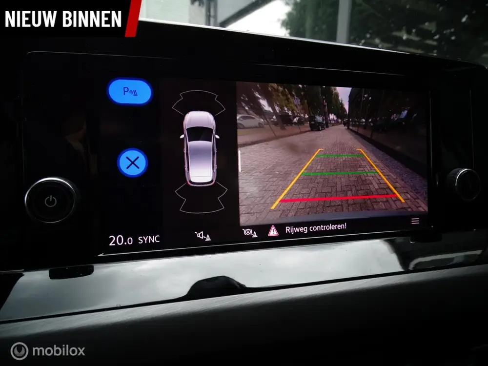 Volkswagen Golf 1.5 TSI Style | Camera | Ambient uit 2024, foto 13