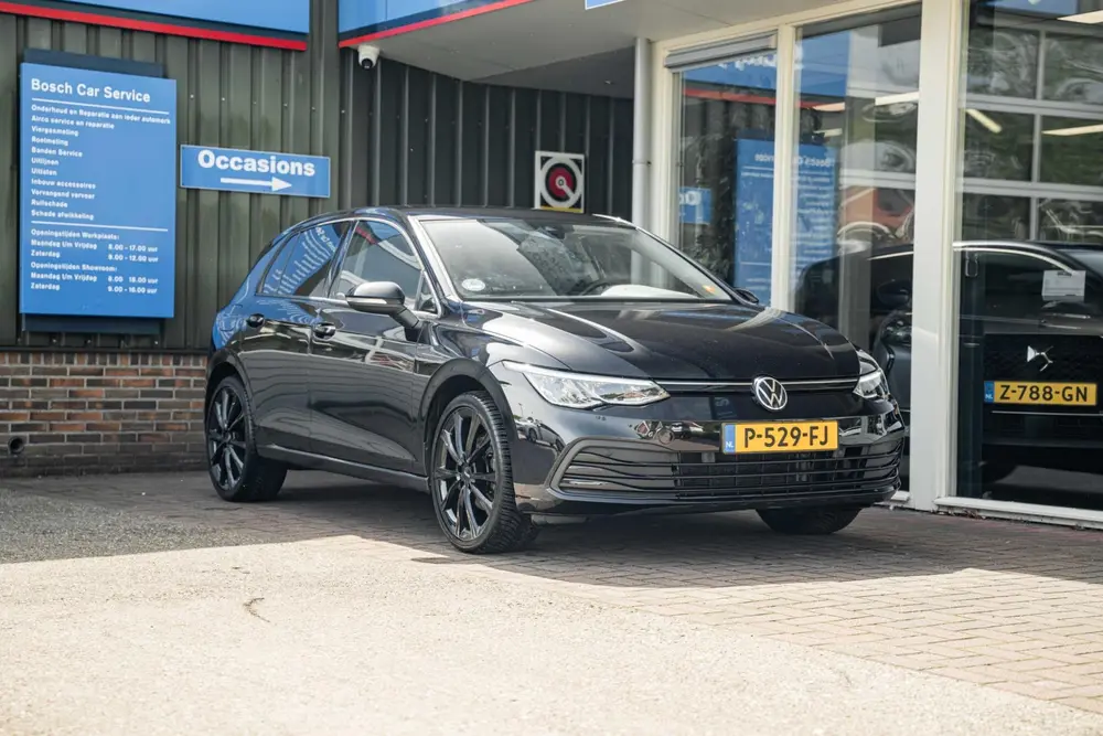 Volkswagen Golf 1.0 TSI Life uit 2022, foto 2
