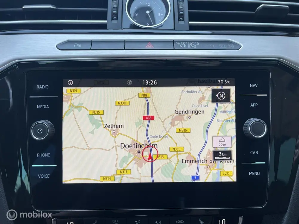 Volkswagen Passat Variant 1.5 TSI Highline uit 2019, foto 14