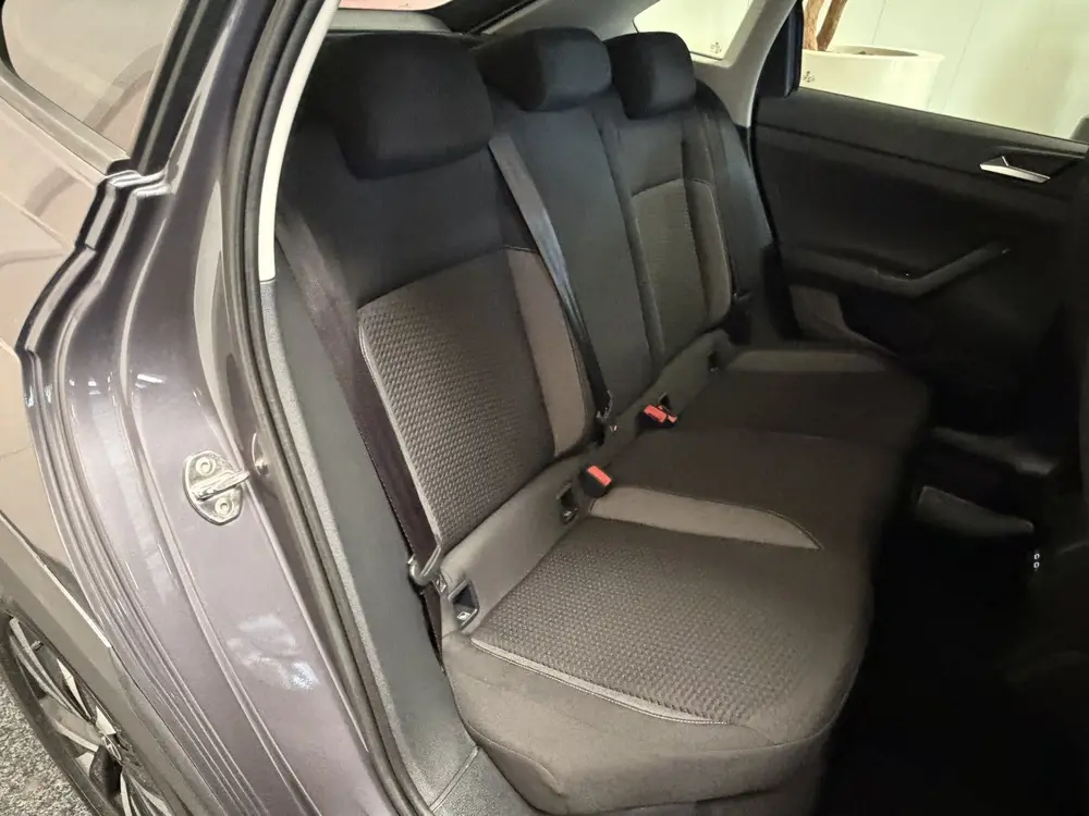 Volkswagen Taigo 1.0 TSI LIFE ADAPTIVE CRUISE CONTROL AIRCO uit 2023, foto 17