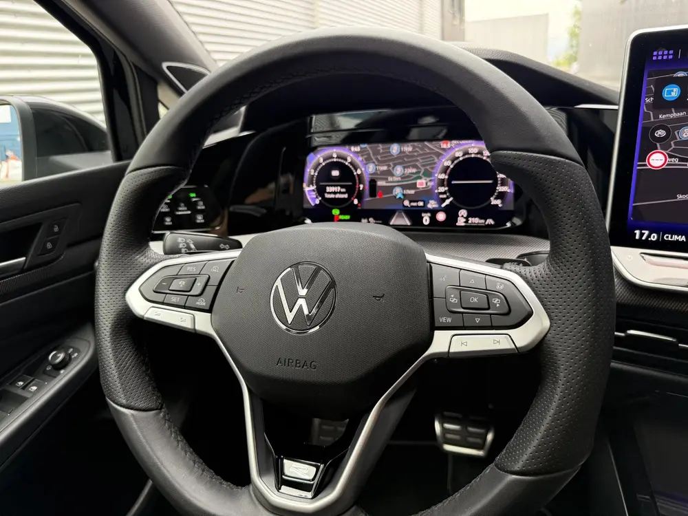 Volkswagen Golf 1.5 eTSI R-Line Edition | PANO | HUD | Harma uit 2024, foto 14