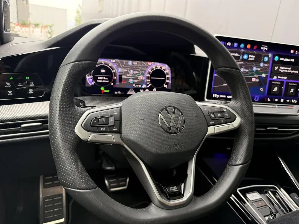 Volkswagen Golf 1.5 eTSI R-Line Edition | PANO | HUD | Harma uit 2024, foto 15