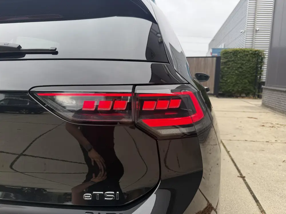 Volkswagen Golf 1.5 eTSI R-Line Edition | PANO | HUD | Harma uit 2024, foto 9