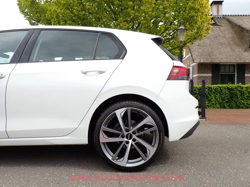 Volkswagen Golf 1.0TSI / ACC / CARPLAY / PDC / 19'' uit 2022, foto 7