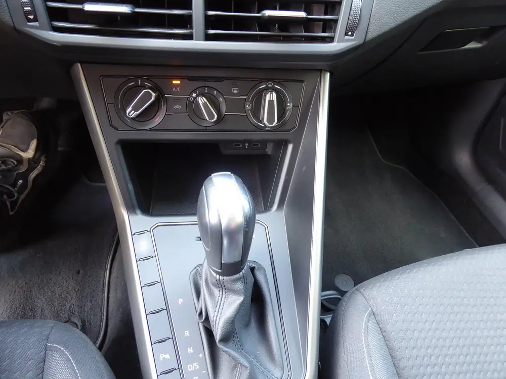 Volkswagen POLO 1.0 TSI Comfortline Business uit 2021, foto 18