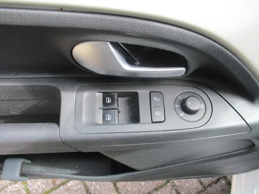 Volkswagen Up! 1.0 BMT move up! uit 2019, foto 15