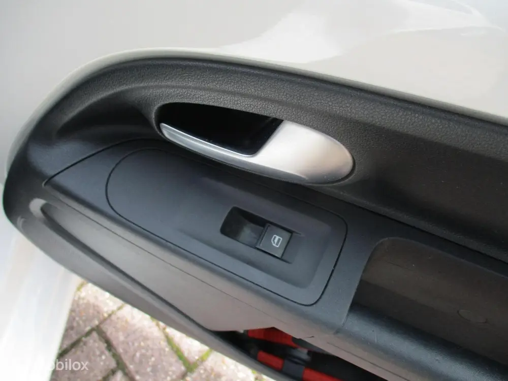 Volkswagen Up! 1.0 BMT move up! uit 2019, foto 16