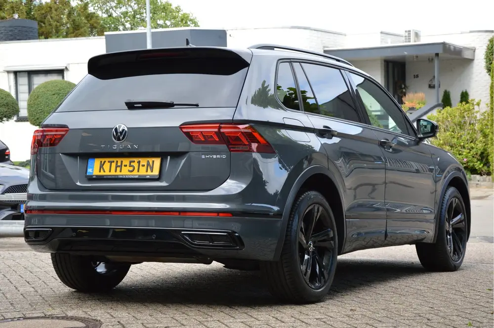 Volkswagen Tiguan 1.4 TSI eHybrid R-Line Business BLACK STYL uit 2021, foto 4