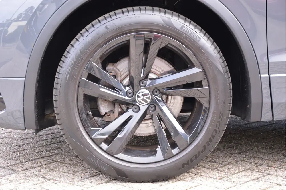 Volkswagen Tiguan 1.4 TSI eHybrid R-Line Business BLACK STYL uit 2021, foto 6