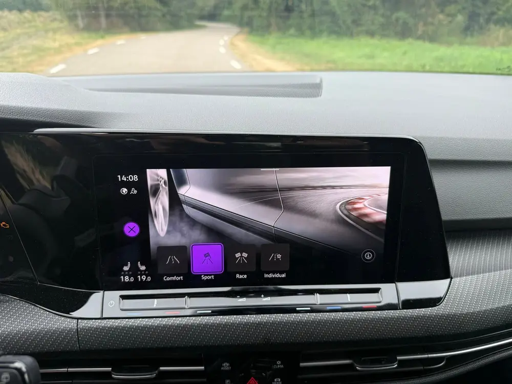 Volkswagen Golf 8R | Akrapovic | Harman Kardon | IQ.Light uit 2021, foto 18