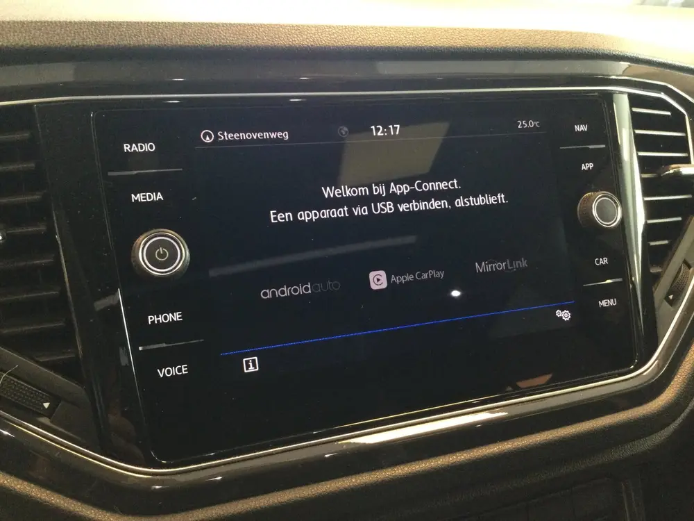 Volkswagen T-Roc 1.5 TSI Sport PDC-CLIMA-CAMERA-PANO-TREKHAA uit 2020, foto 17